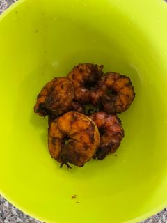 صورة لوصفة روبيان مشوي في القلاية الهوائيه علي طريقة ام الاميرات🦐 🍤