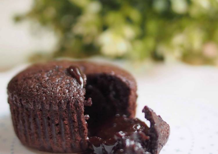 Cara Gampang Menyiapkan Chocolate Lava Cup Cake yang Enak