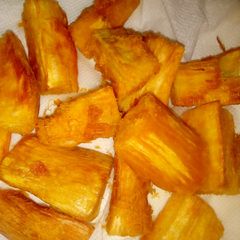 A picture of Deep-fried cassava.