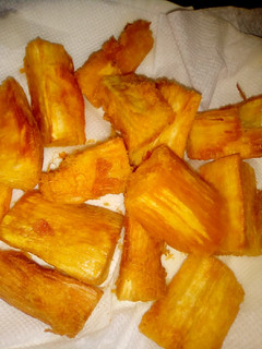 A picture of Deep-fried cassava.