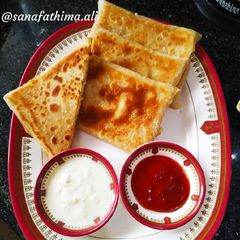 A picture of Egg lifafa paratha.