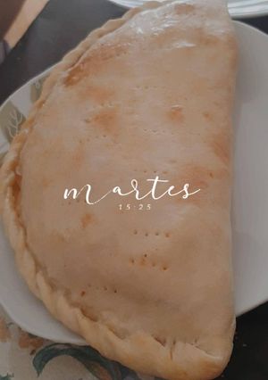 Una foto de Calzone Napolitano!