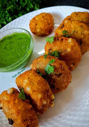 A picture of Sabudana Vada.