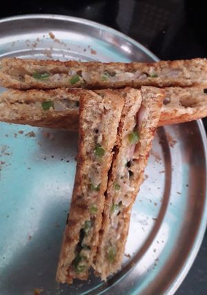 A picture of Crunchy cheese sandwich.