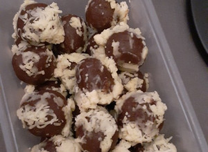 A picture of No Cook Choco Cheese Balls.