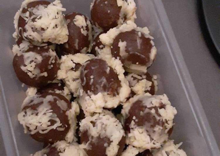 How to Prepare Perfect No Cook Choco Cheese Balls
