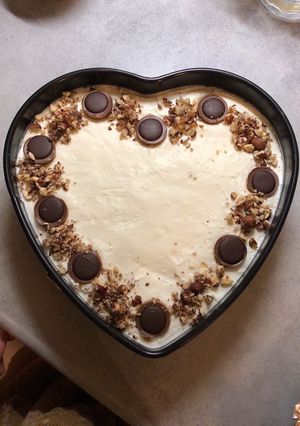 Túrókrémes mogyorótorta Toffifeevel recept fotója