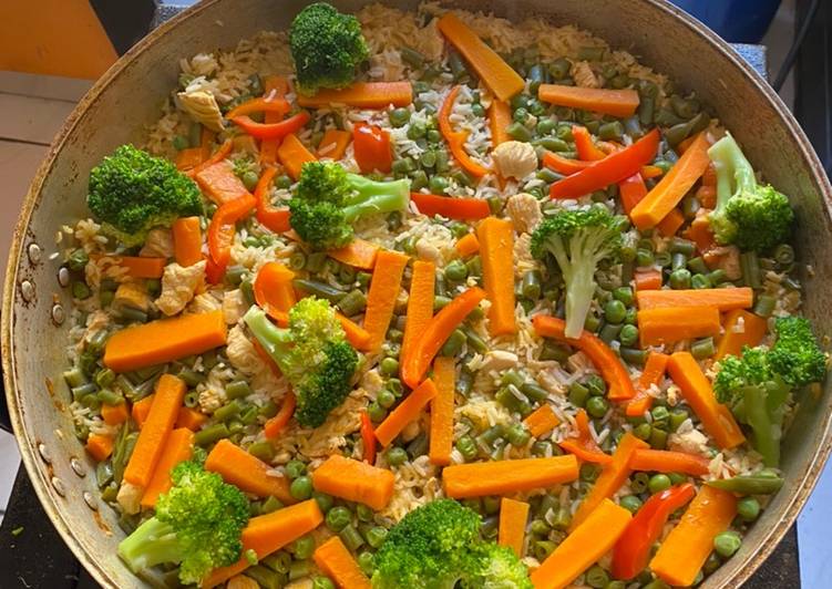 Paella de Vegetales y pollo