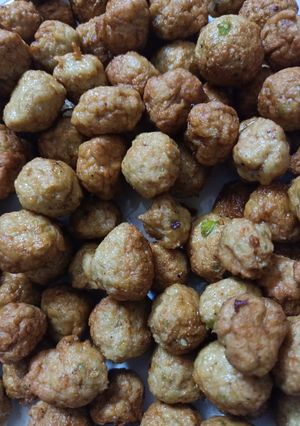 A picture of Chicken koftas.