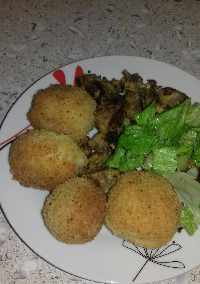 Una foto de Bombas de papas rellenas