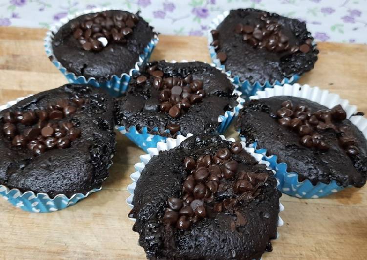 Recipe of Award-winning Chocolate Premix Choco chips chocolate Ganache Stuffed muffins