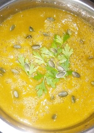 Una foto de Sopa de verduras 🍲🥗
