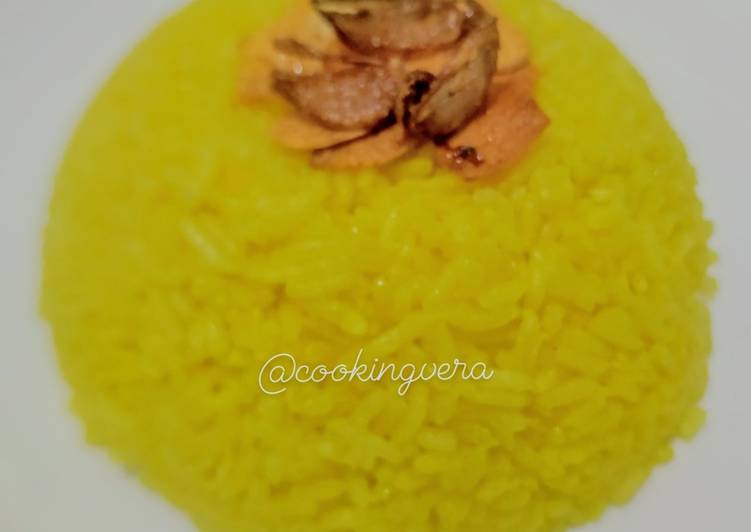 Resep Nasi Kuning Simple Rice Cooker yang Enak Banget