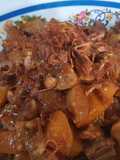 Semur daging sapi, kentang dan bakso
