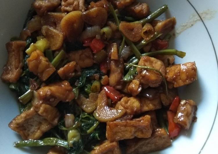 Cara termudah untuk Musim Semi LezatTumis kangkung tempe tahu