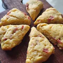Scone (Cheese Smoked Beef & Cranberry Chocolate)-レシピのメイン写真