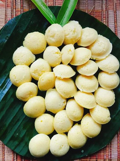மாம்பழ மினி இட்லி செய்முறை முக்கிய புகைப்படம்