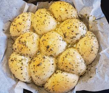 Popular Cuisine Garlic Pan Bread Delicious and Healthy