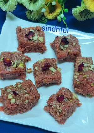 A picture of Coconut Gulkand Burfi.