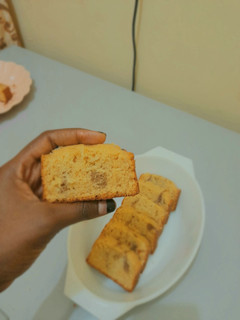 A picture of Title: sponge cake.
