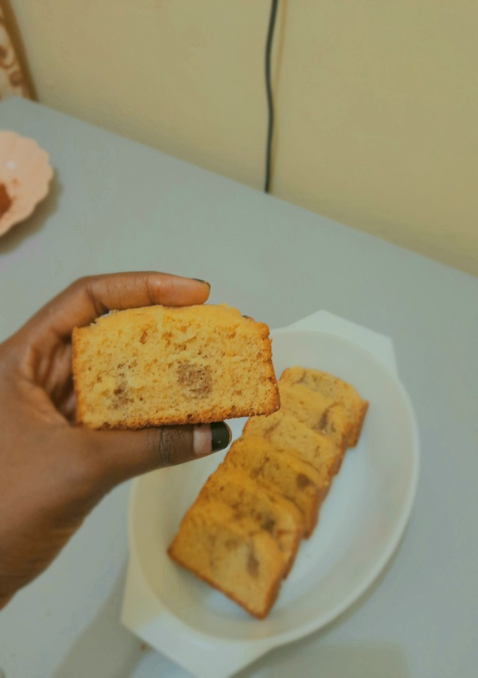 A picture of Title: sponge cake.