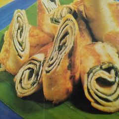 A picture of #Cheese# cottage Cheese & Spinach Rolls.