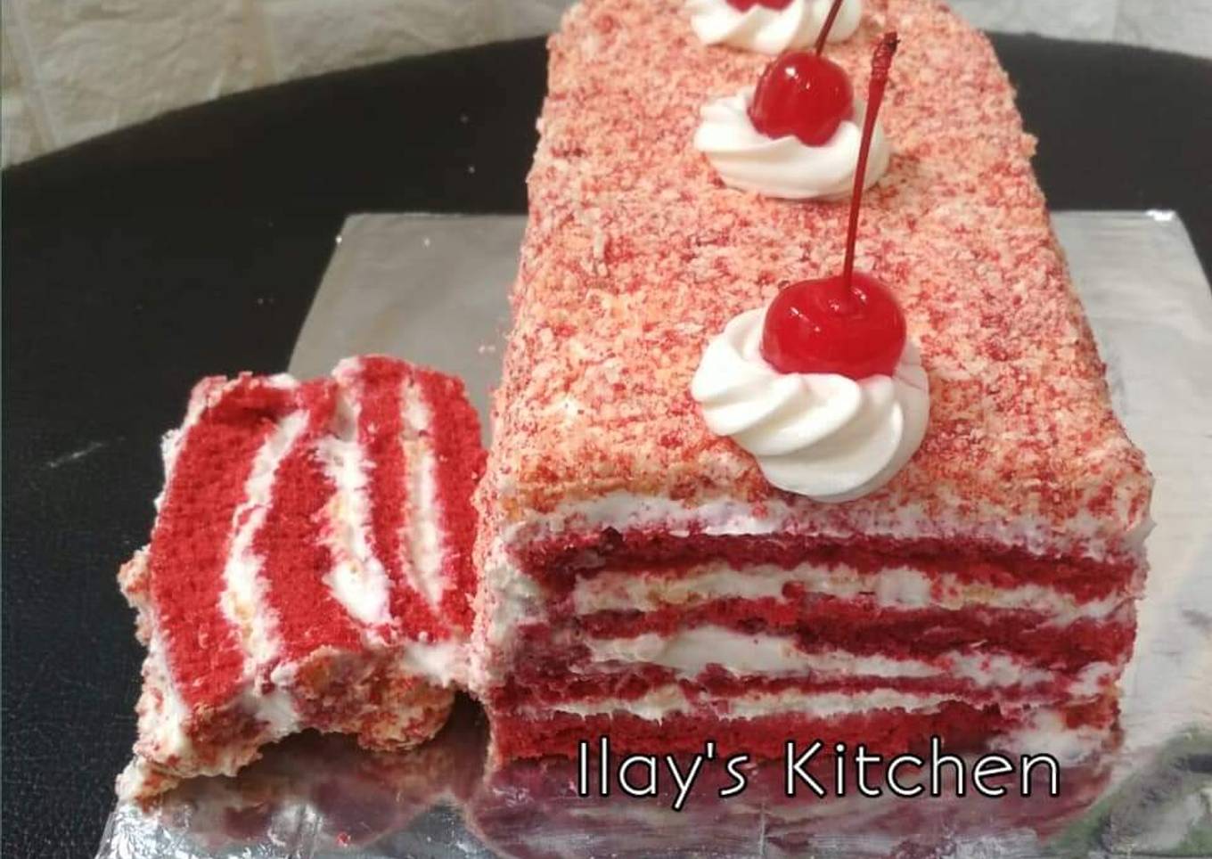 Red velvet cake taburan wafer nabati keju