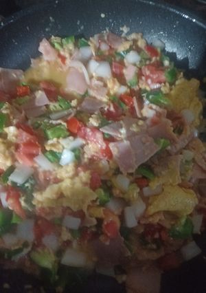 Una foto de Huevos Revueltos Con Jamón 🇲🇽