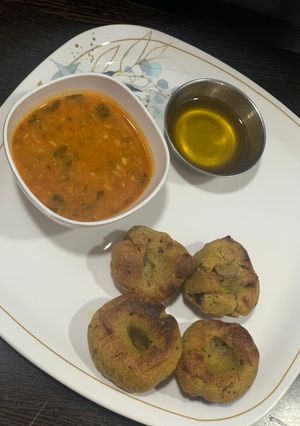 ढाल बाटी (dal bati recipe in Hindi) रेसिपी मुख्य फोटो