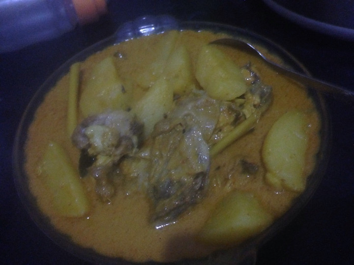 Bagaimana Menyiapkan Gulai ayam kentang (ga pake pedes) yang Bikin Ngiler