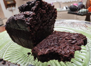 Φωτογραφία της συνταγής "Μπραουνένιο choco banana bread, χωρίς ζάχαρη" 🍌🍫