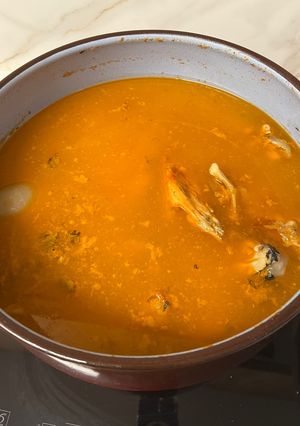 Una foto de Caldo de Pescado (De Salmón y Rape)