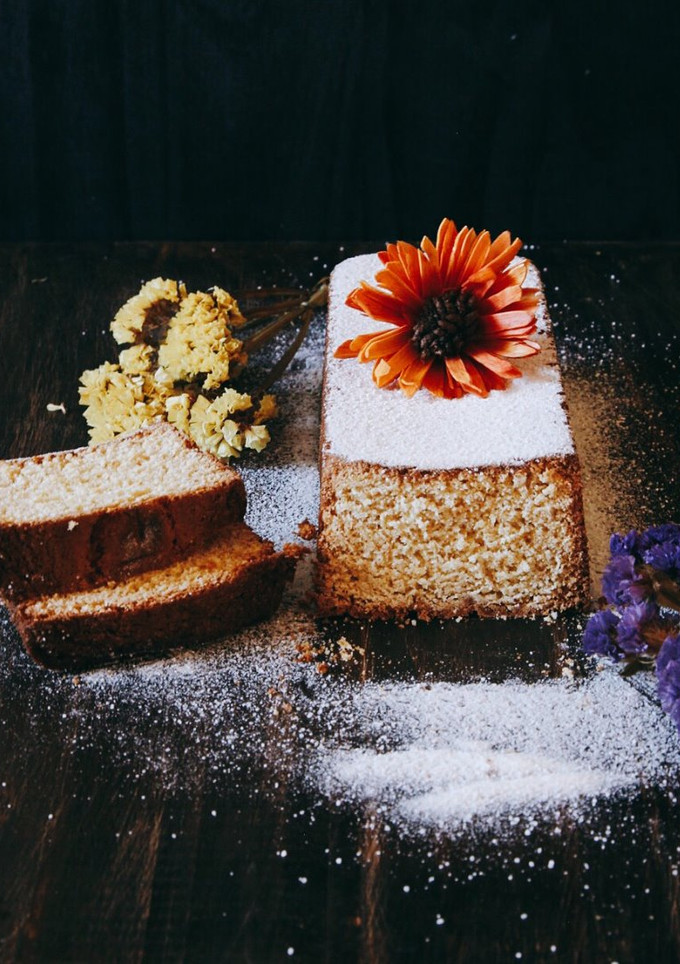Una foto de Bizcocho de claras con aroma de naranja