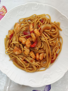 Una foto de Tallarines con gambas 🍤