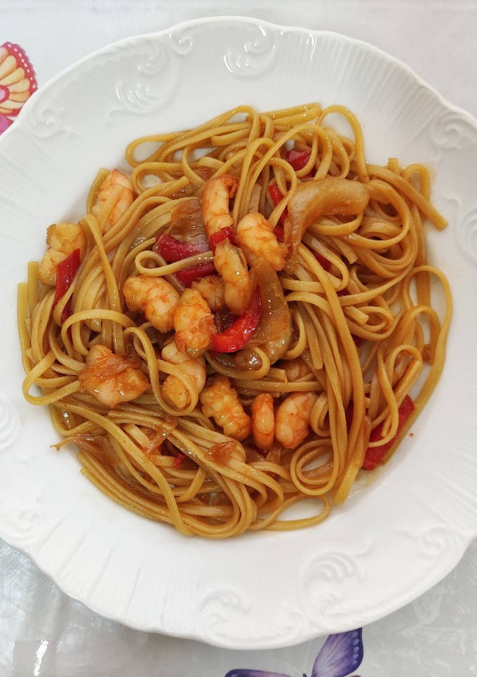 Una foto de Tallarines con gambas 🍤