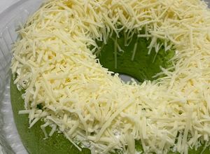 Foto resep Bolu Kukus Pandan Keju