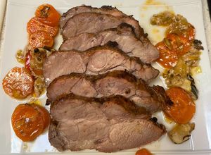 Foto principal de Bondiola de cerdo adobada al horno con verduras