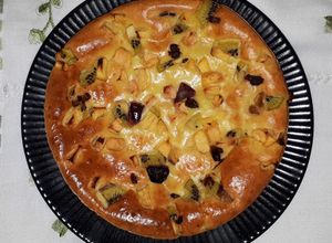 O poză a rețetei Tartă rapidă cu iaurt și fructe.