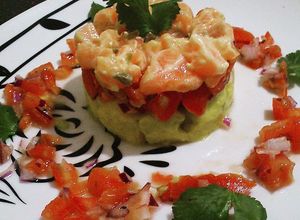 Foto de Tartare de Salmão, Abacate e Tomates com Alcaparras