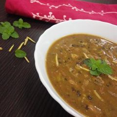 A picture of Maa ki dal – a punjabi favorite.