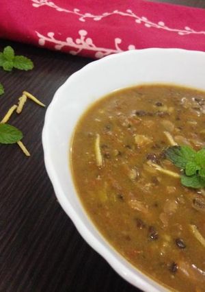 A picture of Maa ki dal – a punjabi favorite.