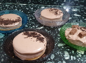 A picture of Cheese ice cream cake 🤩🤤.