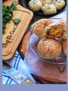 A picture of Chicken cheese buns.