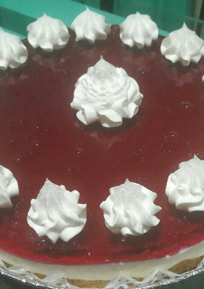 Una foto de Cheesecake fácil, rápido y sin horno 🧀🍋🍓