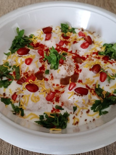 દહીં વડા (Dahi Vada Recipe In Gujarati) રેસીપી મુખ્ય ફોટો