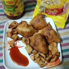 A picture of ম্যাগি সামোসা #MaggiMagicInMinutes #Collab.