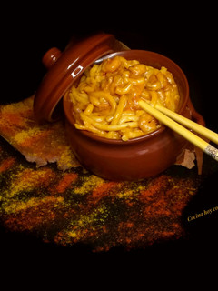 Una foto de Fideos udon con curry de gambas