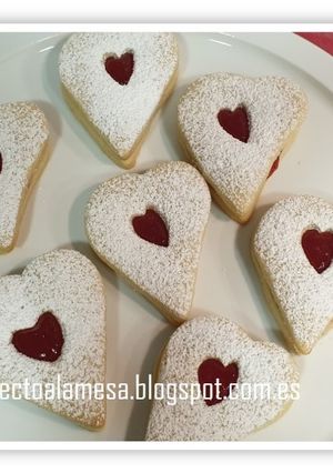 Foto principal de Galletas de corazón rellenas de mermelada
