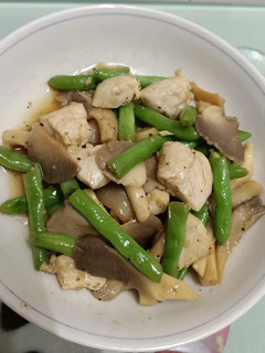 醬炒四季嫩雞丁 的食譜成品照片