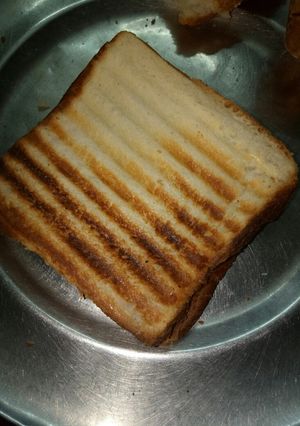 A picture of Grilled sandwich.